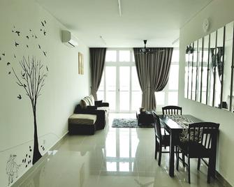 Holi 1Medini Themed Suites - Gelang Patah - Living room