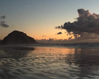 Beach Bungalow Inn and Suites - Morro Bay