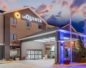 La Quinta Inn & Suites by Wyndham Ada - Ada - Edificio