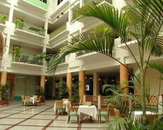 Dhevaraj Hotel - Nan - Hành lang