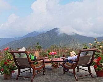 Cedar Lodge By Aahma - Ramgarh - Balcony