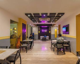 The Hosteller Delhi - New Delhi - Restaurant
