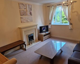 Dellside Apartments - Southampton - Living room