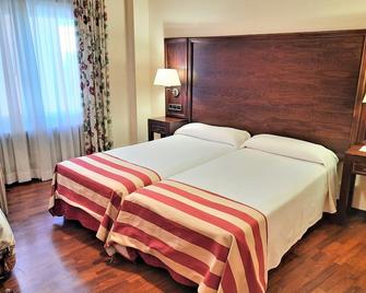 Hotel Urogallo - Viella - Bedroom