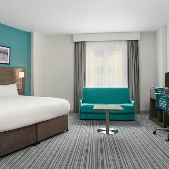 Leonardo Hotel Southampton image 1