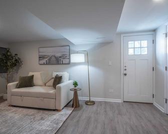 A Charming Modern Chic Basement Apartment - Chicago - Sala de estar