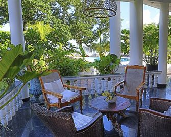 Chateau Elysium - Beau Vallon - Innenhof