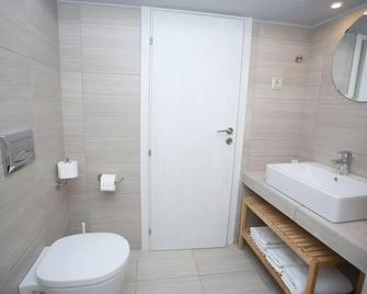 Lykomides - Skýros - Baño