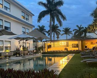 Casa Begonias Hotel mas Villas - Jiutepec - Zwembad