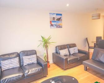 Garden Court - West Drayton - Living room