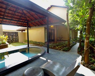 Calithra Boutique Resort - Kalpetta - Pool