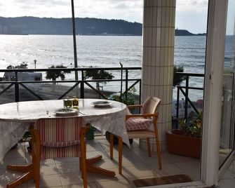 Hendaye - Plage. Apartment facing the sea for 4 people. F2 Wifi. Washing machine. - Hendaye - Balcony