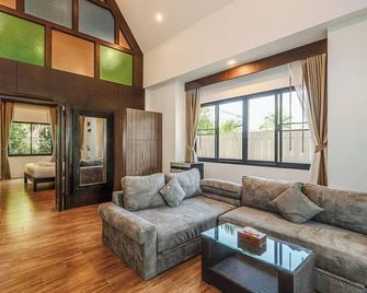 Coco Retreat Phuket Resort & Spa - Chalong - Σαλόνι