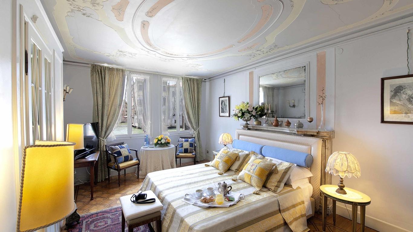 Palazzetto Pisani Grand Canal