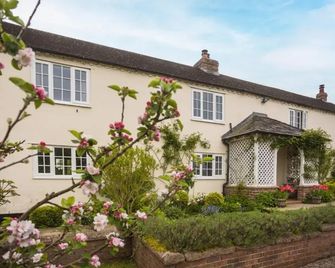 Mulsford Cottage Bed & Breakfast - Malpas - Edificio