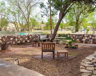 Langridge Lodge - Alpine - Patio