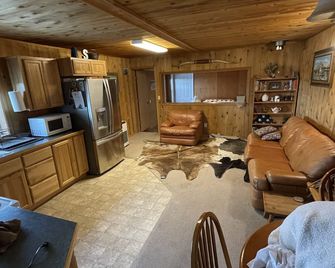 Ranch Bunkhouse - beautiful views, working ranch experience! - Powell Butte - Salon