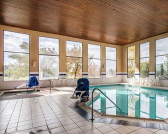 Quality Inn Colorado Springs Airport - קולרדו ספרינגס - בריכה
