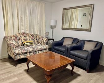 Comfy and Cozy Casa Azul - Centerville - Sala de estar