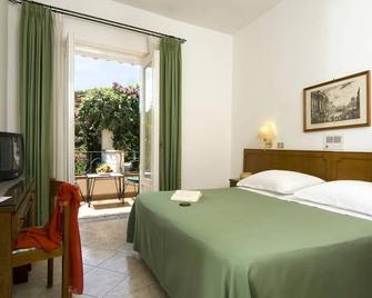 Hotel Villa Angelica - Lacco Ameno - Спальня