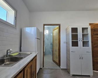 Equipped studio - Fast Wi-Fi & quiet in Houmt Souk - Houmt Souk - Kitchen
