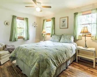 North Creek Cottage In The Adirondacks W/ Fire Pit - North Creek - Bedroom