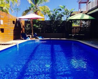 Hotel Ylang Ylang - แซงต์ปอล - สระว่ายน้ำ