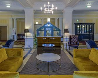 بيبليس هايدرو هوتل - بيبلز - غرفة معيشة