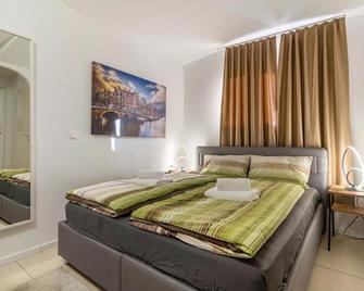 Apartment '3, 16qm' with Shared Terrace and Wi-Fi - Rheinhausen - Спальня