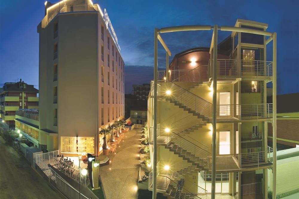 Hotel Continental & Residence - גביצ'ה מארה - בניין