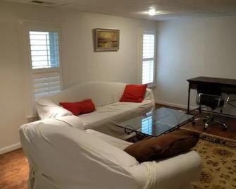 University City Guest House - Charlotte - Sala de estar