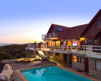 Surf Lodge South Africa - Jeffrey’s Bay - Pool