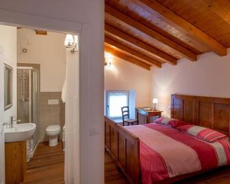 Agriturismo Borgo Titol - Tramonti di Sopra - Habitación
