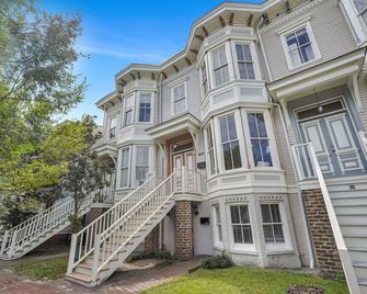 Darling Victorian Town House by Forsyth Park - Savannah - Edifício
