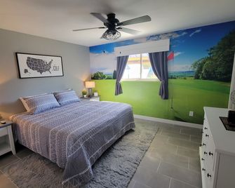 Lodging and entertainment all wrapped into one great place! - Apache Junction - Bedroom