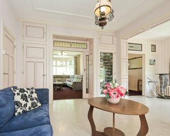 Characteristic country house with wellness - Hoofddorp - Sala de estar