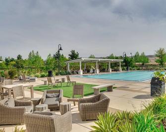 Pool Paradise: Spacious Tracy Home w/ Yard! - Tracy - Bazén