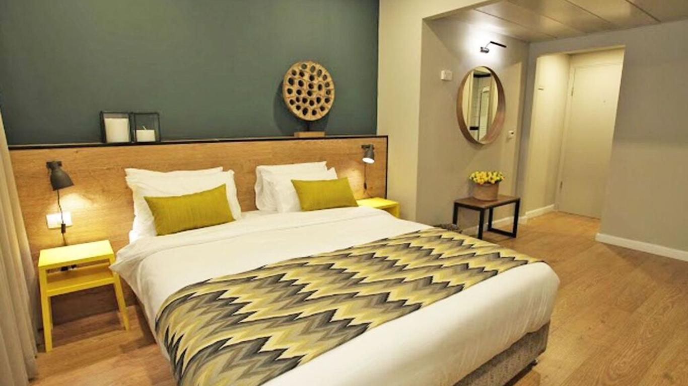 The White House Hotel at Dizengoff Square