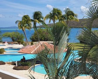 Ocean View - Costa Bonita - Updated 1-bedroom apartment in Culebra with WiFi, AC - Culebra - Pool