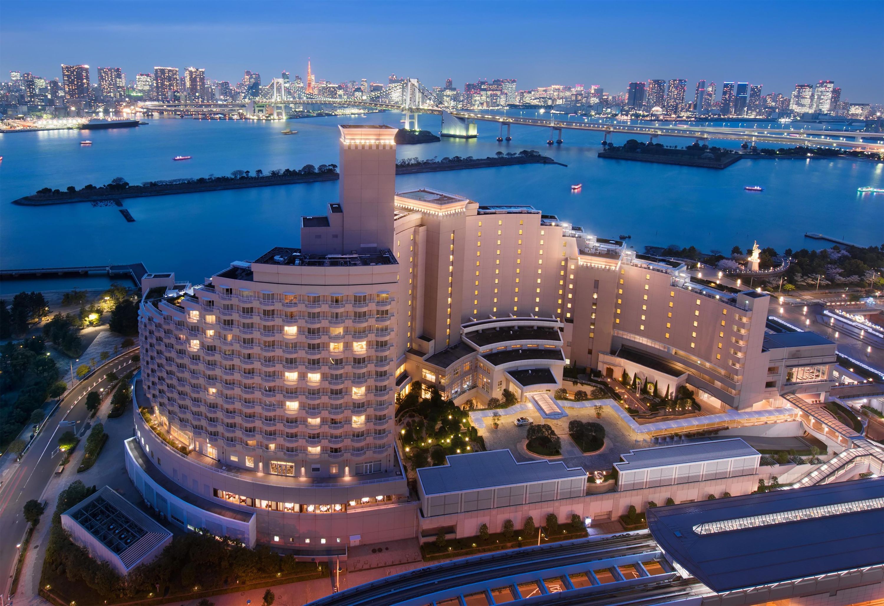 Hilton Tokyo Odaiba - Tokyo - Building