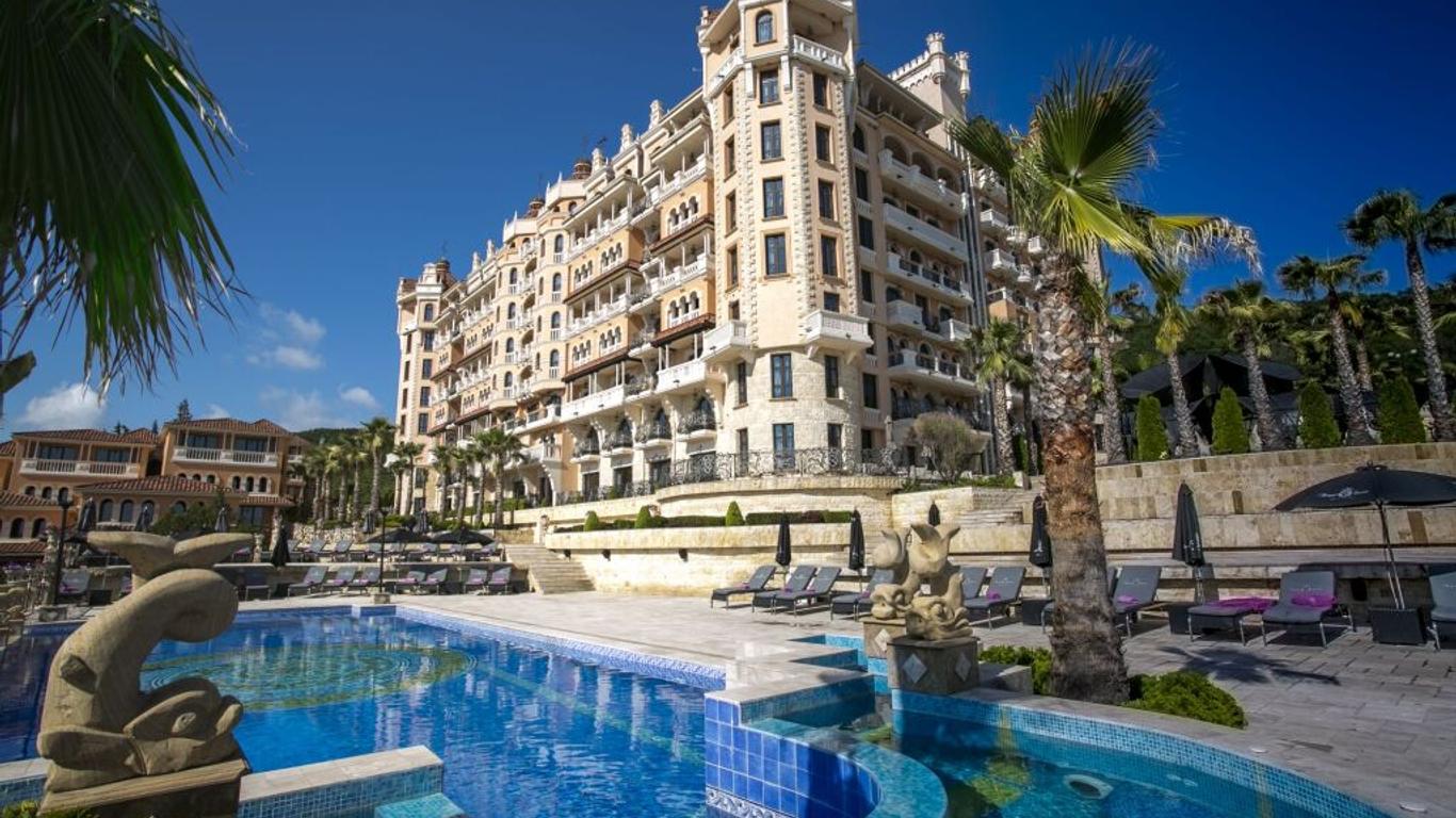Royal Castle Design & Spa