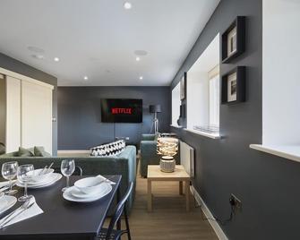 Hayy Luxury Apartment in Leeds City Centre - Leeds - Dining room