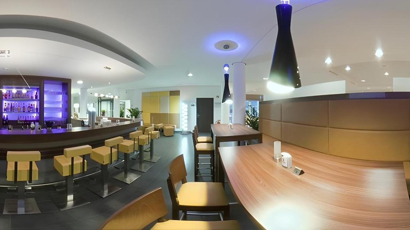Holiday Inn Express Bremen Airport By IHG
