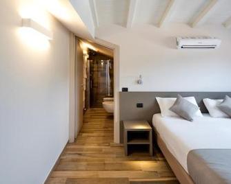 Hotel Baia di Paré - Valmadrera - Bedroom