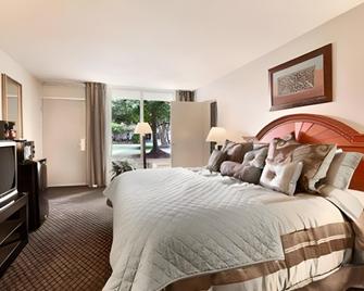 Ramada by Wyndham New Iberia - Nueva Iberia