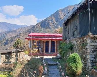 Gorooomgo Himalayan Hills Homestay - Kedārnāth - Building