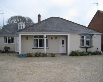 Laurels Guesthouse - Witney - Budova