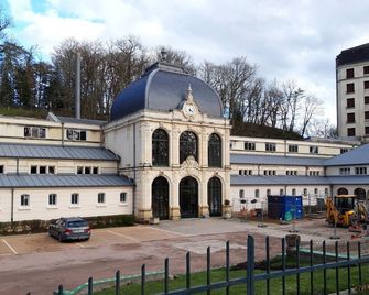 'Vivaldi' 4 pers apartment in the Morvan - Saint-Honoré-les-Bains - Edificio