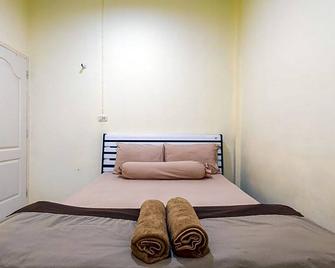 บ้านสวนวารินทร์ รีสอร์ท - Pak Chong - Schlafzimmer