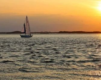 Josephine's on the Bay Bed and Breakfast - Hull